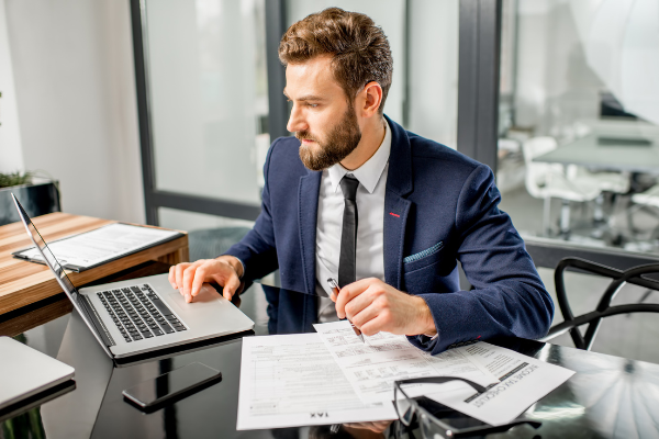 Desk-bound professionals ​